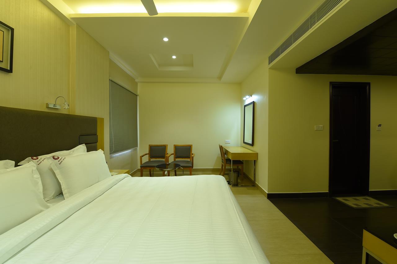 Mayas Kem Pride Hotell Tiruchirappalli Exteriör bild